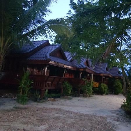 Suanson Villa Nakhon Szi Thammarat Kültér fotó